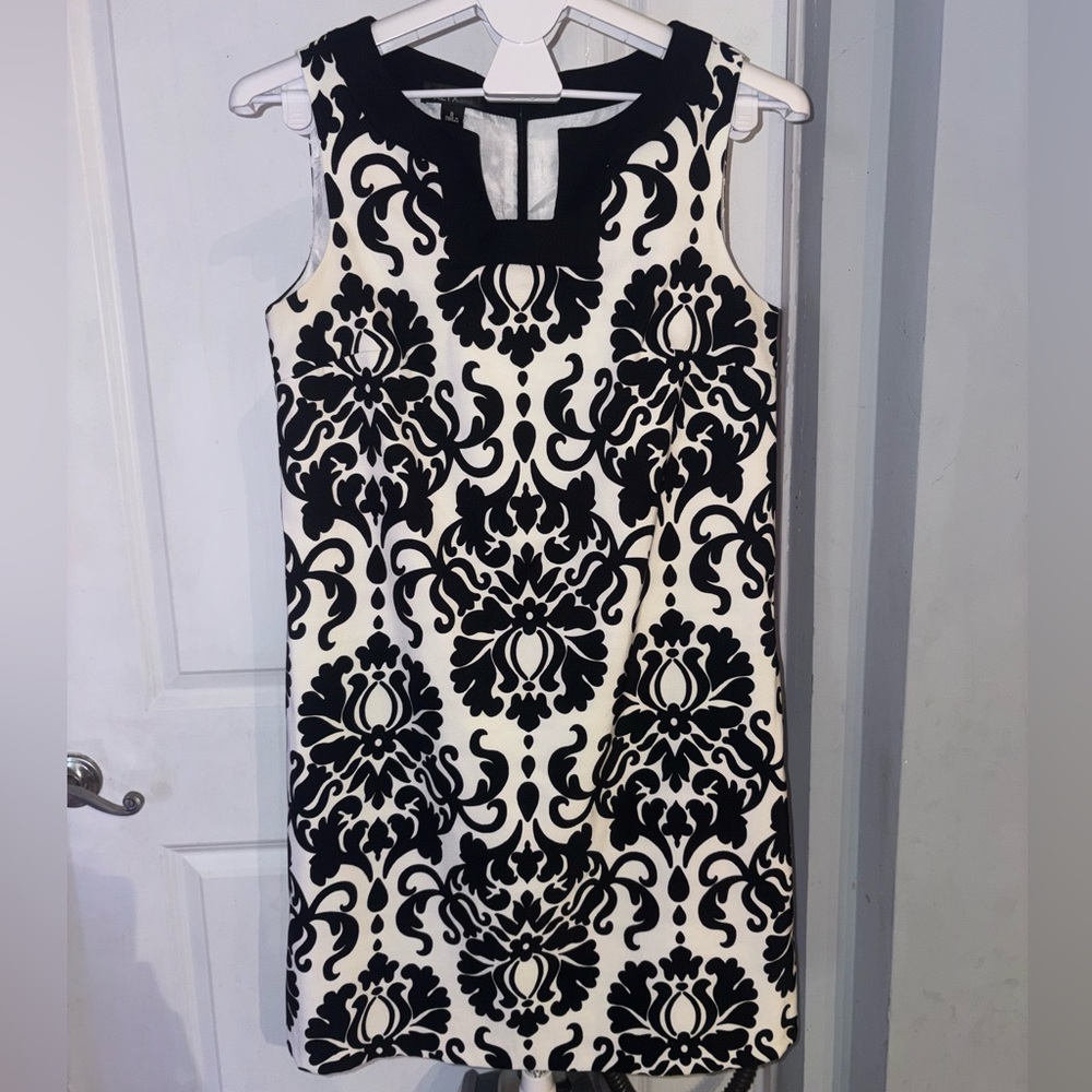 Alyx Black and White Floral Midi Dress - sz8 (P25)